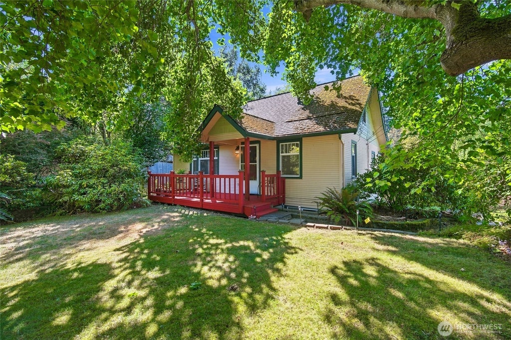 Photo of 4808 Glenwood Avenue, Everett, WA 98203 (MLS # 2579869)