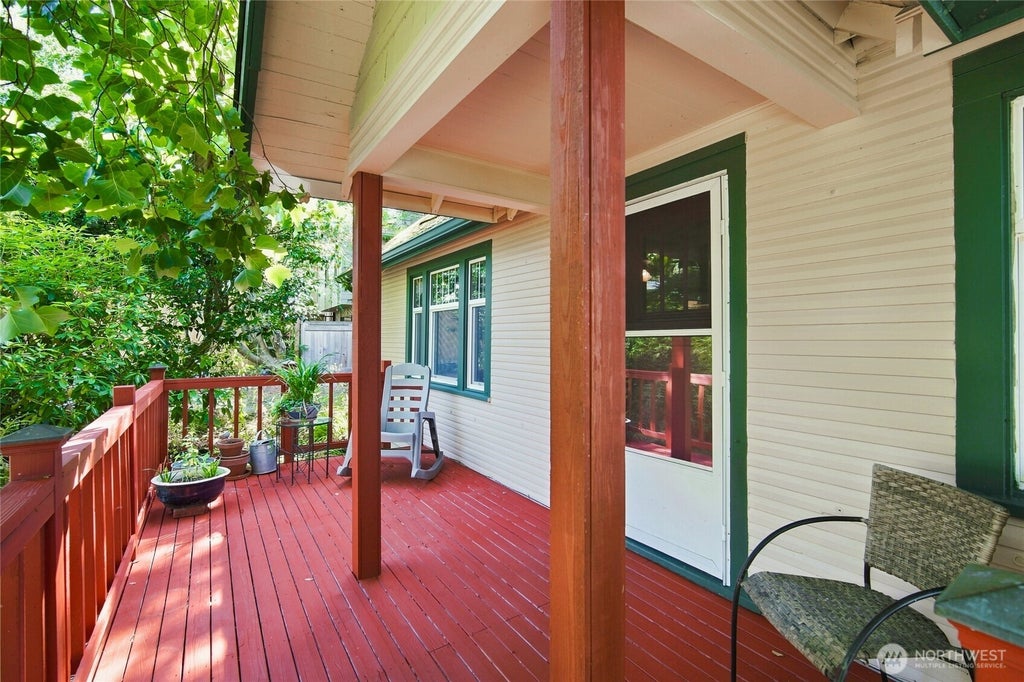 Photo of 4808 Glenwood Avenue, Everett, WA 98203 (MLS # 2579869)