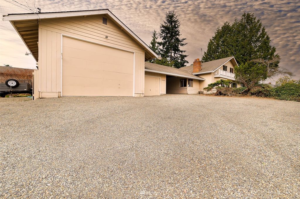 Photo of 22845 135th Avenue SE, Kent, WA 98042 (MLS # 1951301)