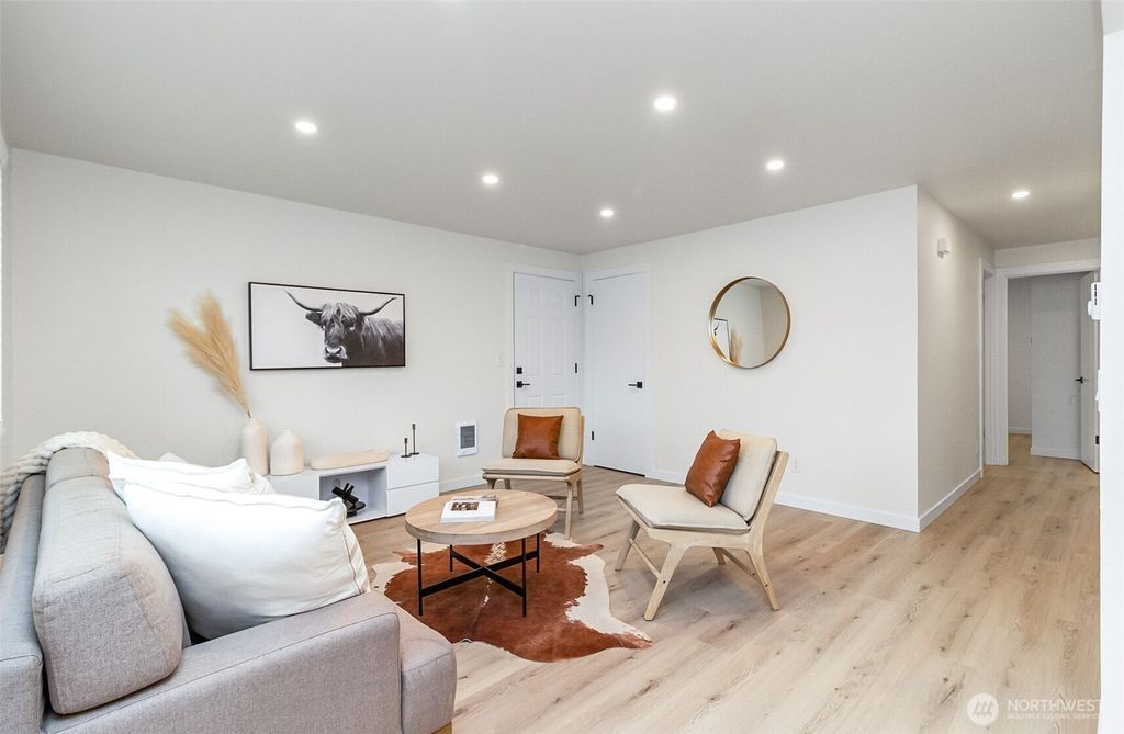 Photo of 2526 State Street, Everett, WA 98201 (MLS # 2358418)