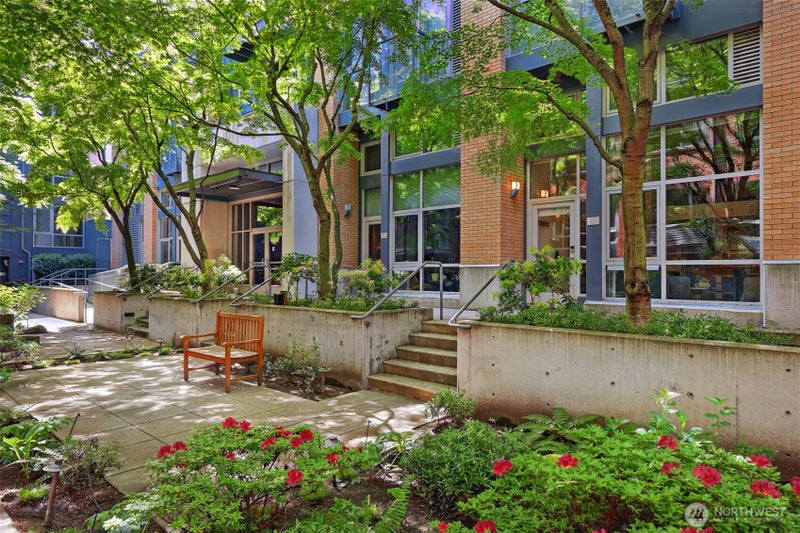 530 Broadway E 114