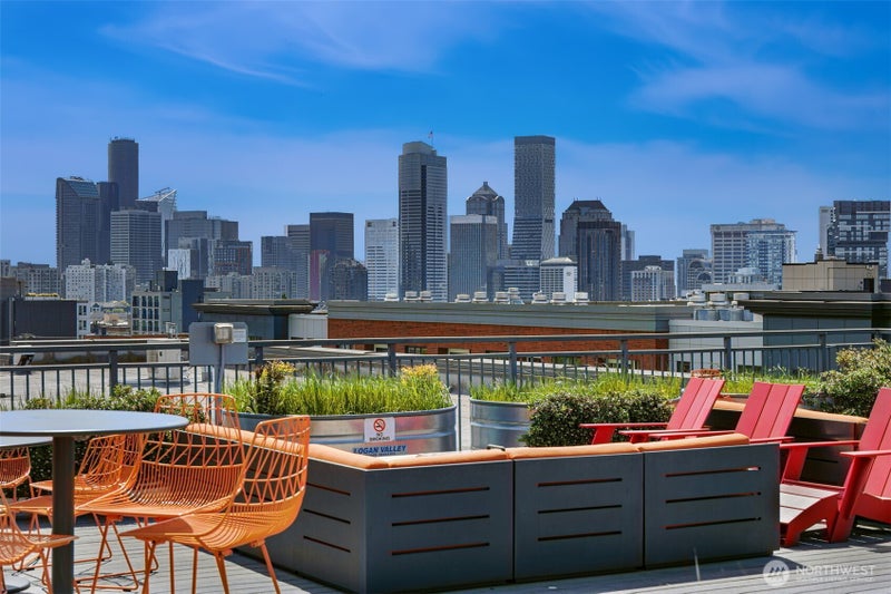 530 Broadway E 114