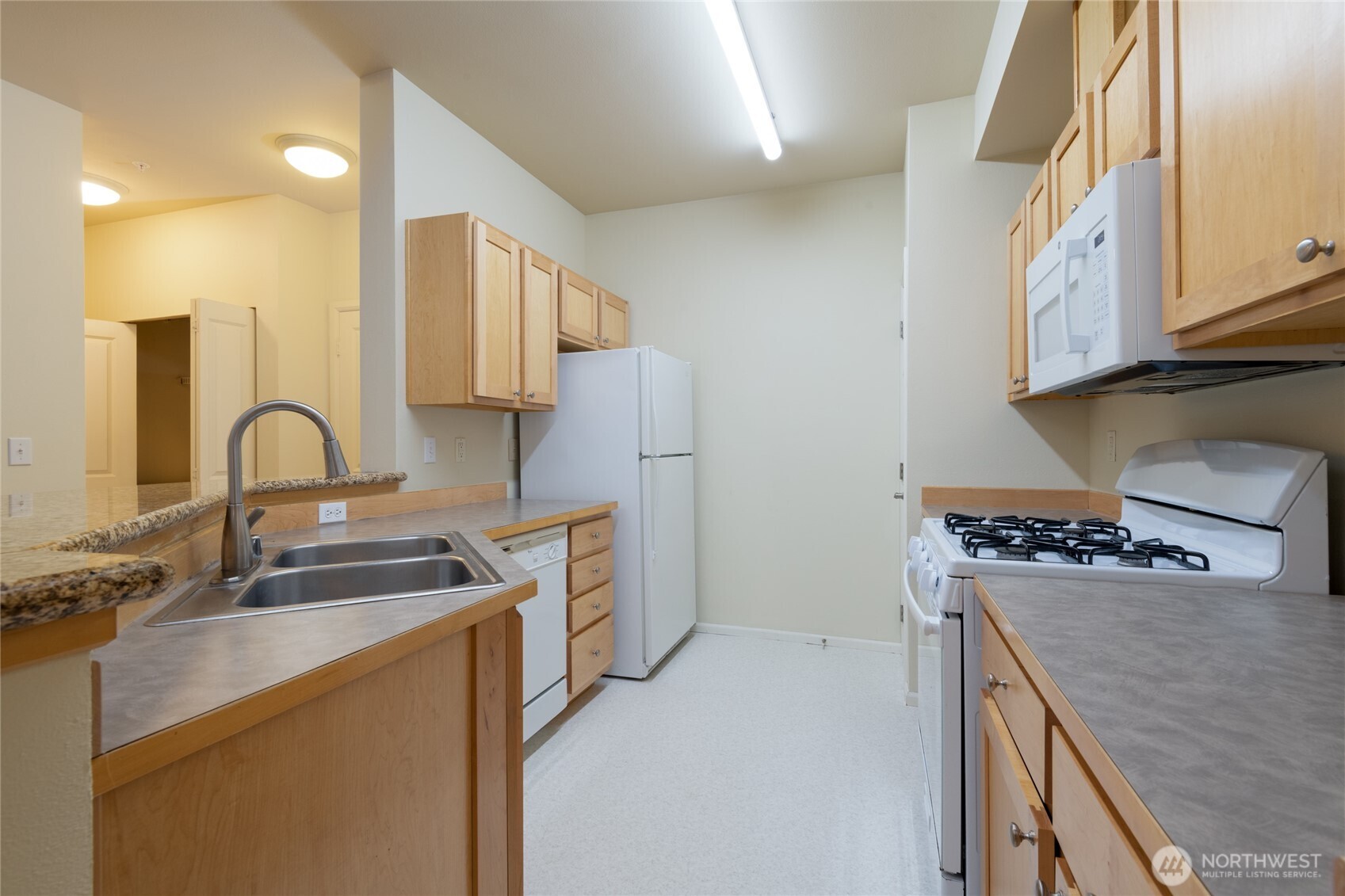 503 225th Lane NE F105