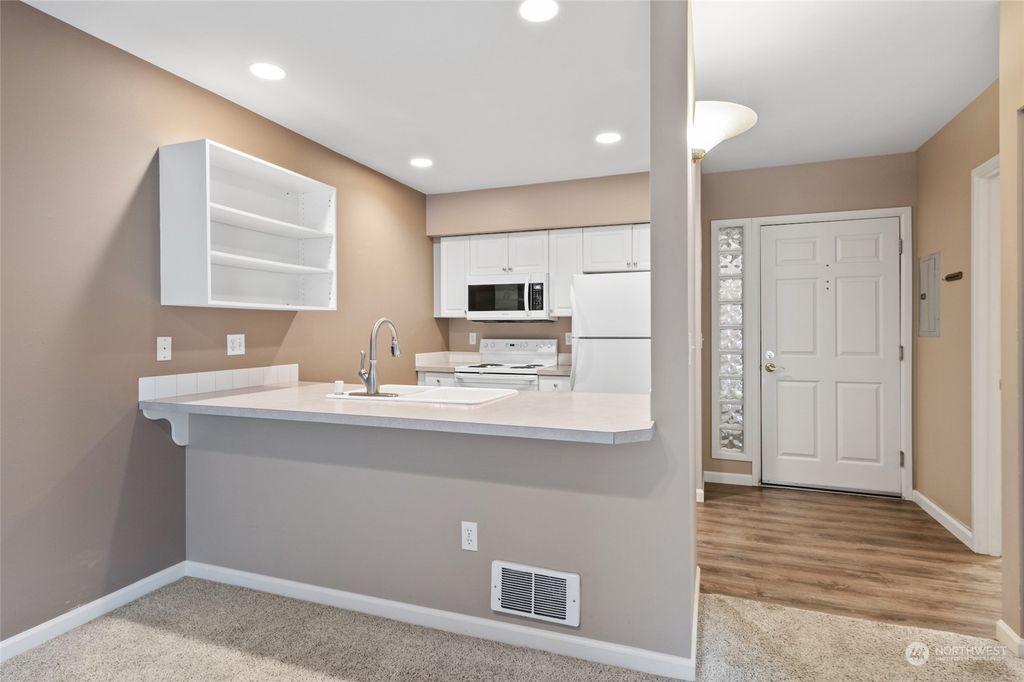 Photo of 102 State Street S #208W, Kirkland, WA 98033 (MLS # 2226318)