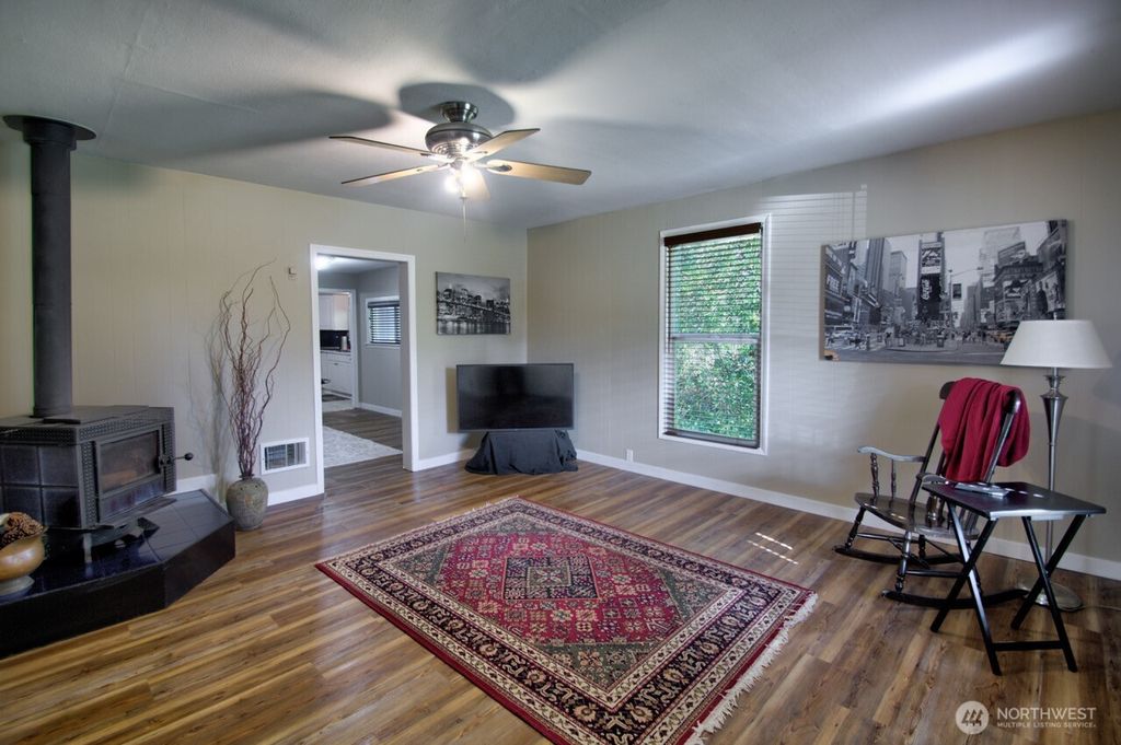 Photo of 1422 Brawne Avenue NW, Olympia, WA 98502 (MLS # 2496286)