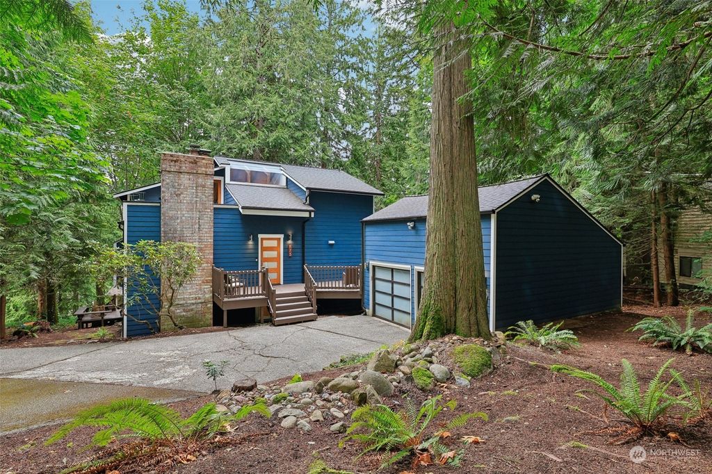 Photo of 875 Idylwood Drive SW, Issaquah, WA 98027 (MLS # 2280671)
