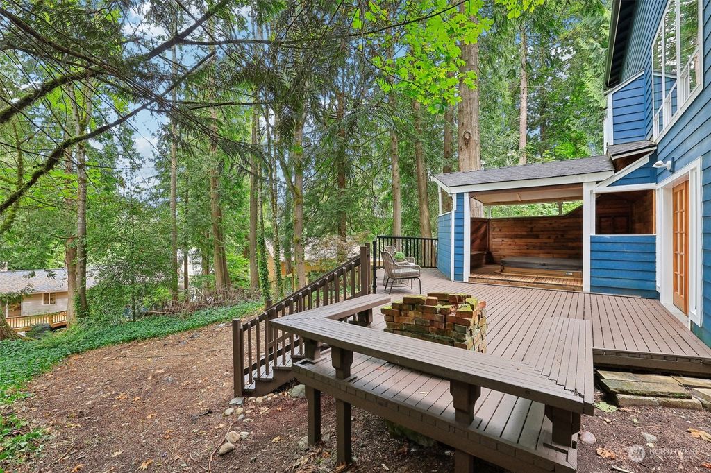 Photo of 875 Idylwood Drive SW, Issaquah, WA 98027 (MLS # 2280671)