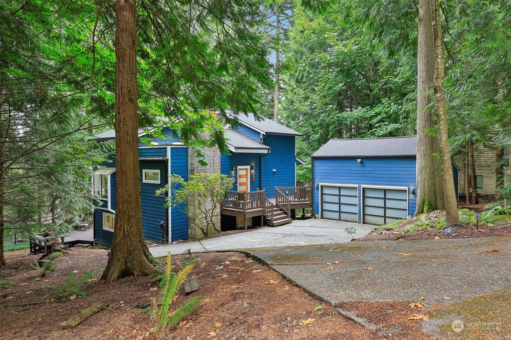 Photo of 875 Idylwood Drive SW, Issaquah, WA 98027 (MLS # 2280671)