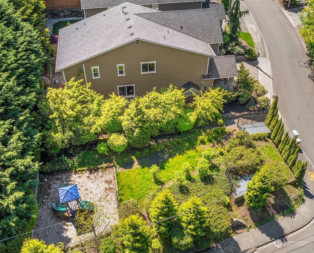 Photo of 16524 82nd Place NE, Kenmore, WA 98028 (MLS # 2234977)