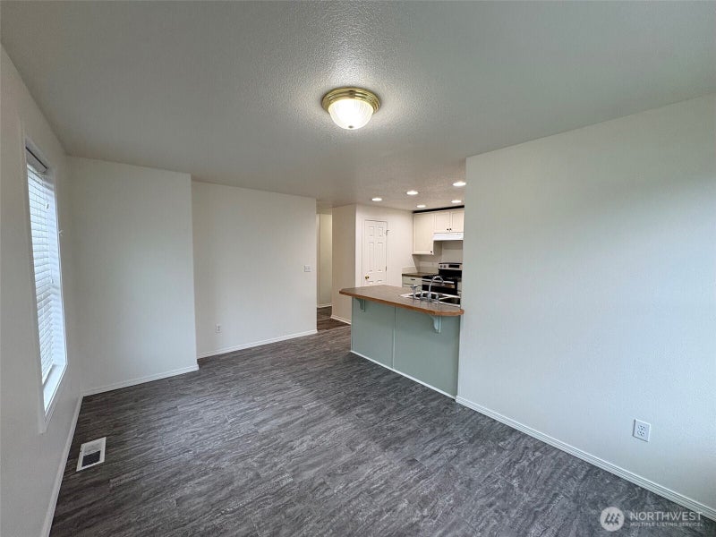 1005 PACIFIC Avenue N