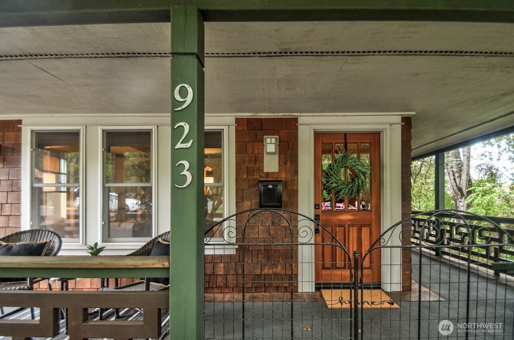 Photo of 923 Olympia Avenue NE, Olympia, WA 98506 (MLS # 2466726)