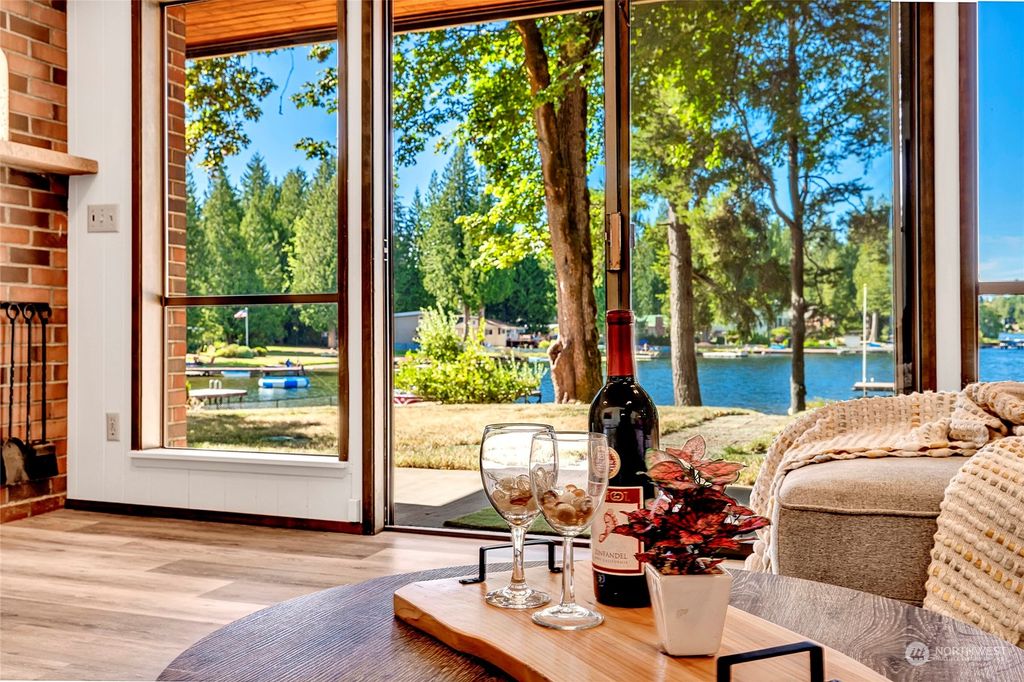 Photo of 31623 E Lake Morton Drive SE, Kent, WA 98042 (MLS # 2149407)