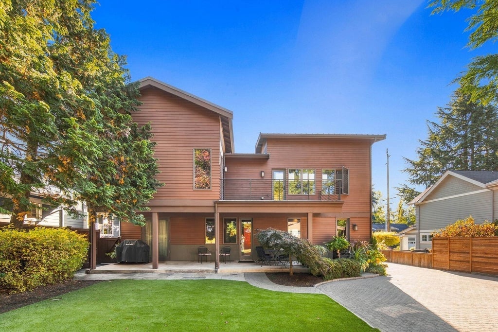 Photo of 11042 SE 30th Street, Bellevue, WA 98004 (MLS # 2595482)