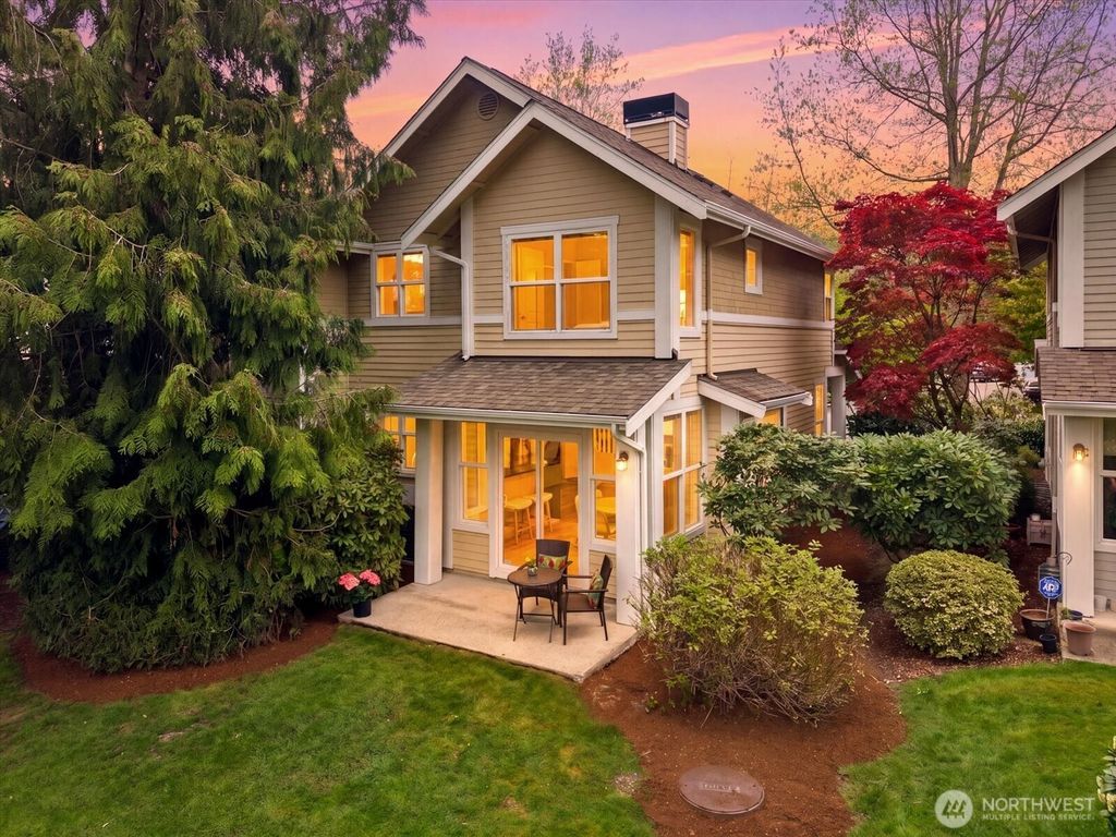 Photo of 9301 156th Place NE #B1901, Redmond, WA 98052 (MLS # 2513017)