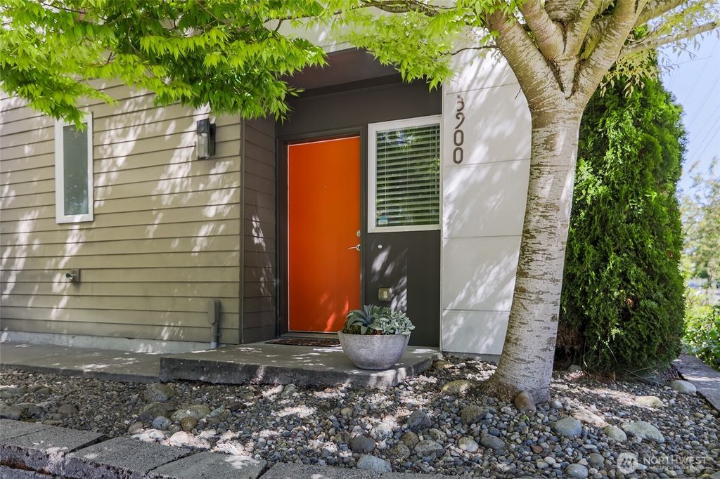 Photo of 3900 SW Findlay Street, Seattle, WA 98136 (MLS # 2371039)