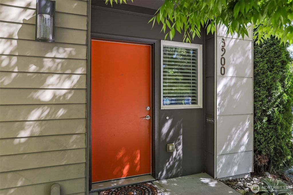 Photo of 3900 SW Findlay Street, Seattle, WA 98136 (MLS # 2371039)