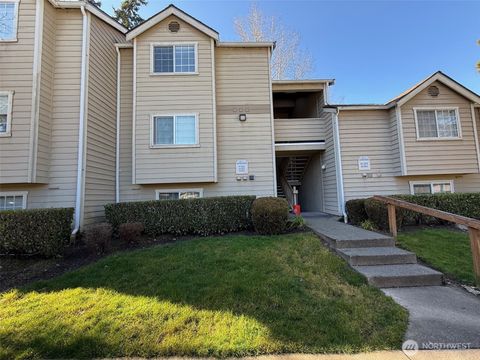 Photo of 1840 S 284th Lane #H-203, Federal Way, WA 98003 (MLS # 2486337)