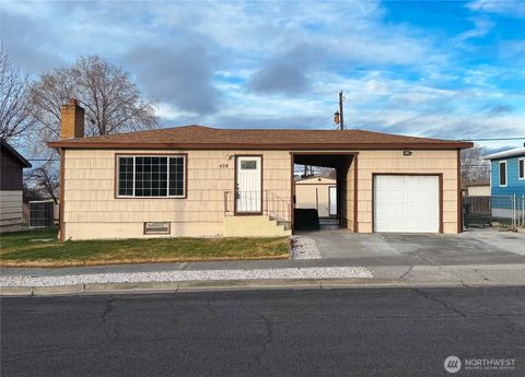 Photo of 426 E Brown Avenue, Moses Lake, WA 98837 (MLS # 2467403)