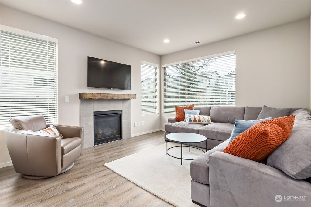 Photo of 32895 Pine Avenue SE, Black Diamond, WA 98010 (MLS # 2200826)