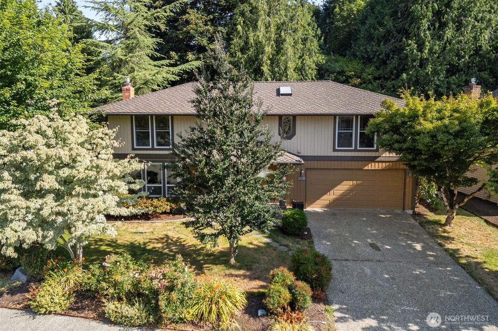 Photo of 17516 NE 138 Street, Redmond, WA 98052 (MLS # 2414952)
