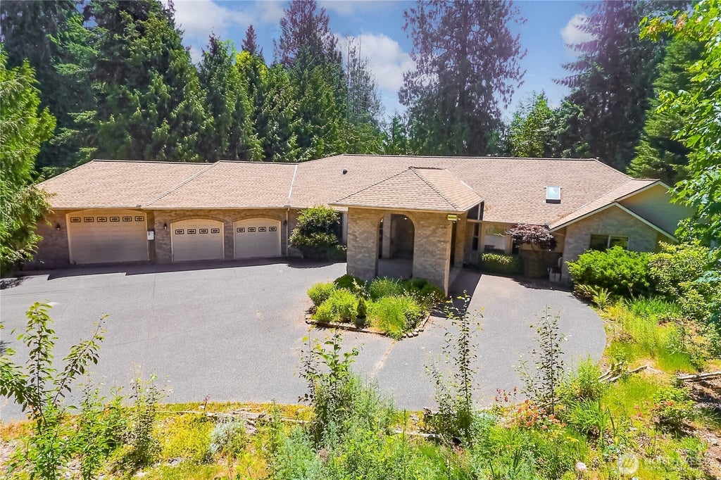 Photo of 116 143rd Street SW, Lynnwood, WA 98087 (MLS # 2584859)