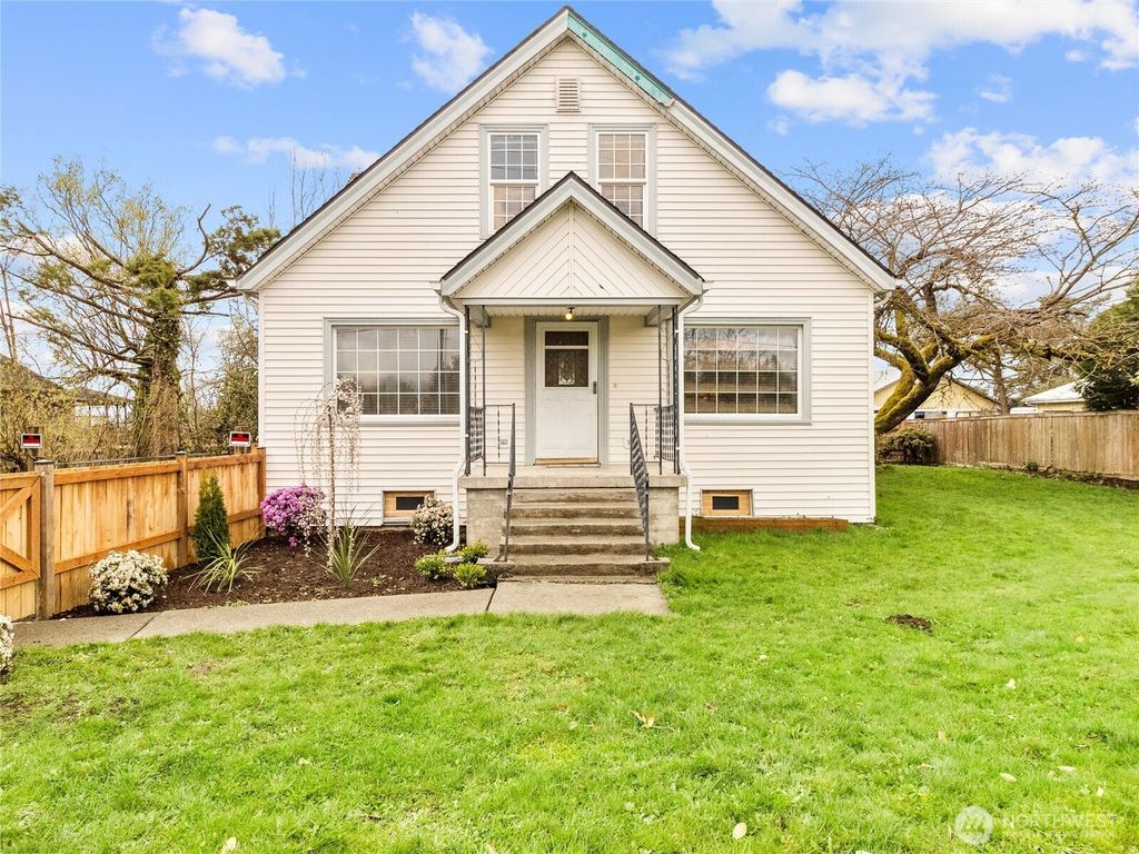 Photo of 40929 264th Avenue SE, Enumclaw, WA 98022 (MLS # 2339200)