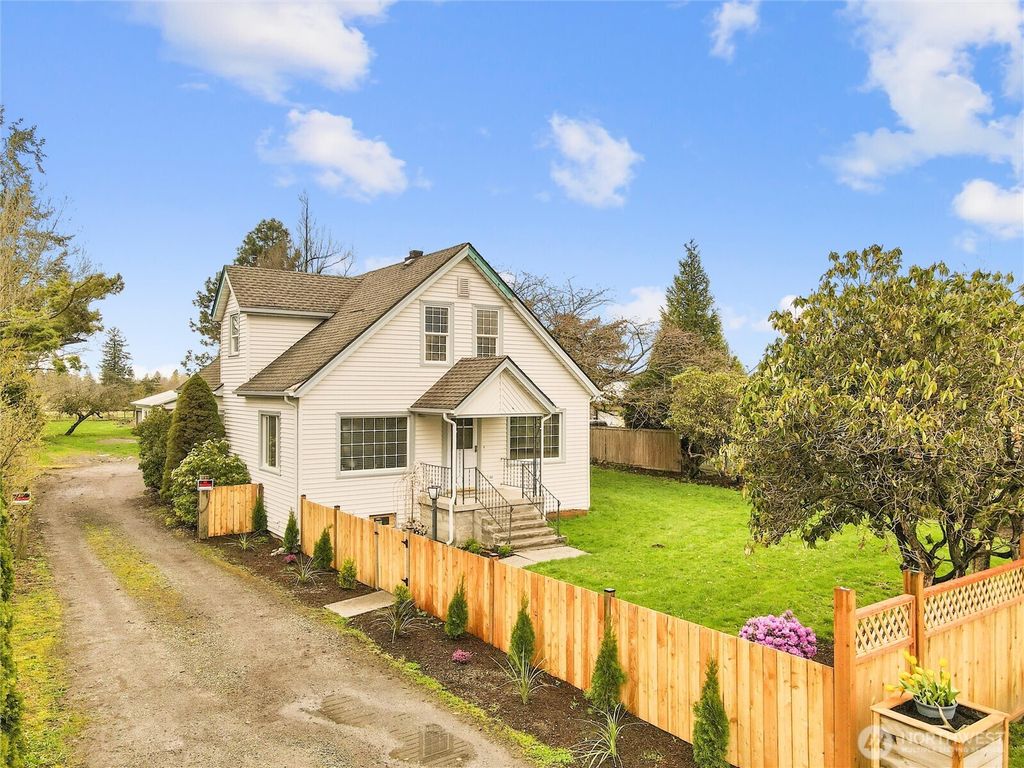 Photo of 40929 264th Avenue SE, Enumclaw, WA 98022 (MLS # 2339200)