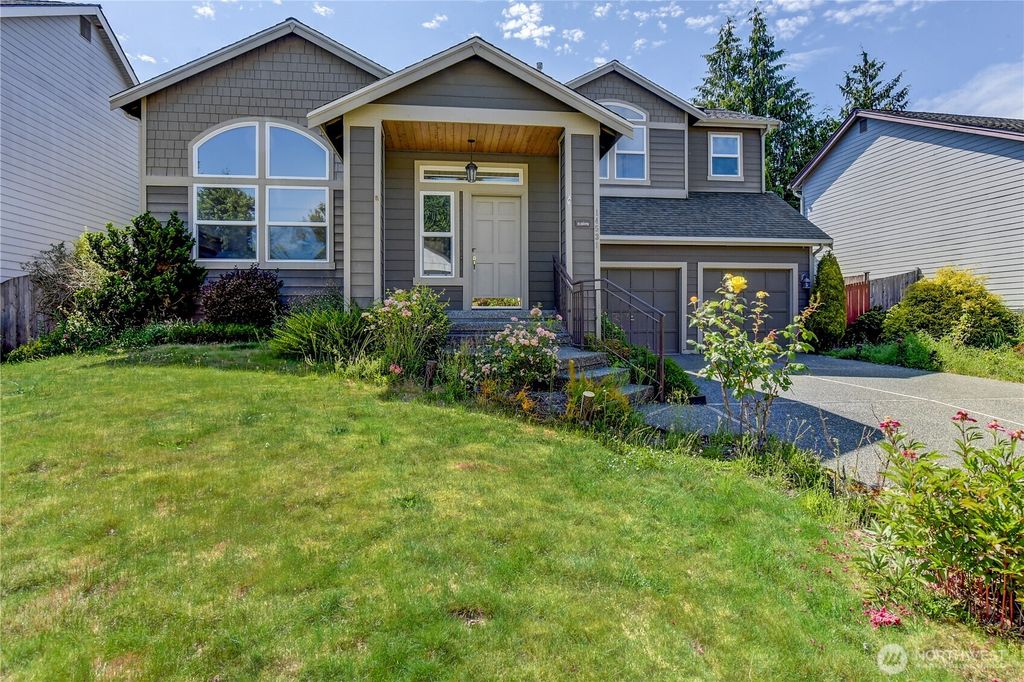 Photo of 14531 86 Place NE, Kenmore, WA 98028 (MLS # 2379605)