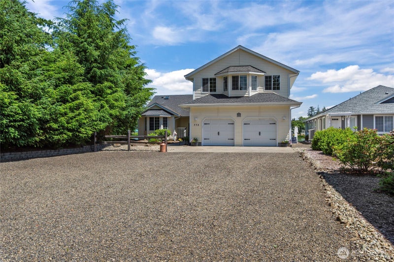 772 Falls of Clyde Loop SE