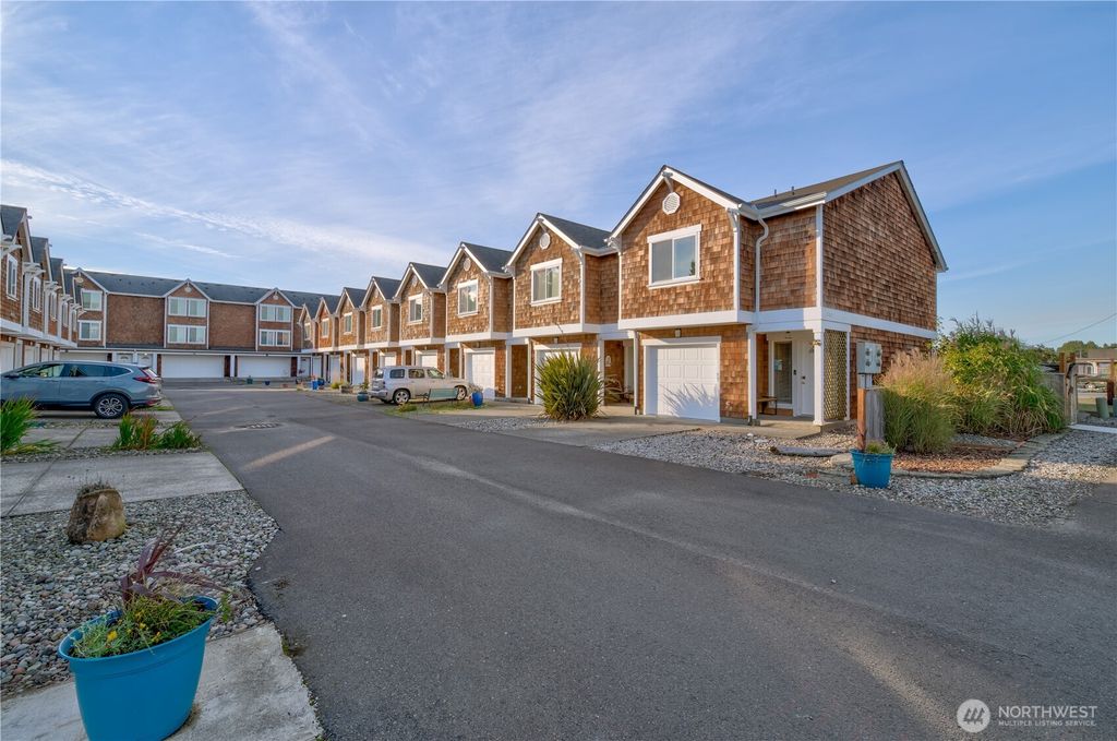 Photo of 201 Ocean Beach Boulevard S #A-1, Long Beach, WA 98631 (MLS # 2497988)