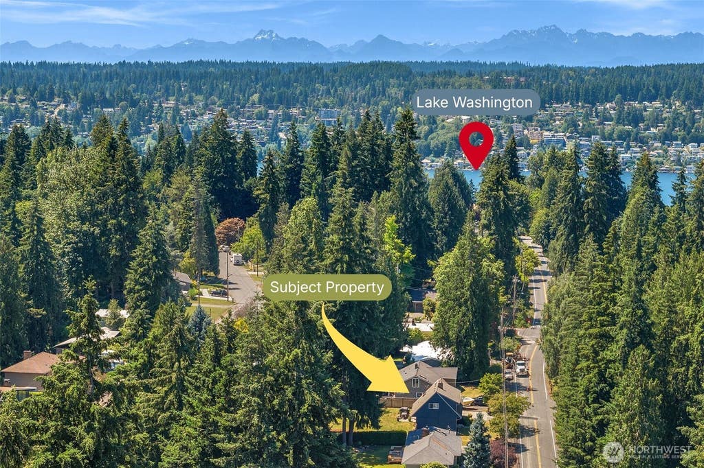Photo of 6505 NE Arrowhead Drive, Kenmore, WA 98028 (MLS # 2563918)