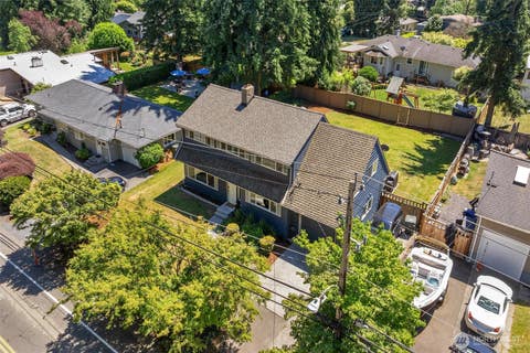 Photo of 6505 NE Arrowhead Drive, Kenmore, WA 98028 (MLS # 2563918)