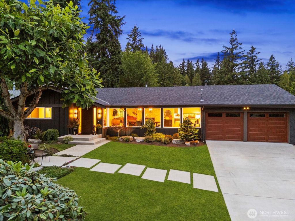 Photo of 16504 SE 28th Street, Bellevue, WA 98008 (MLS # 2398372)