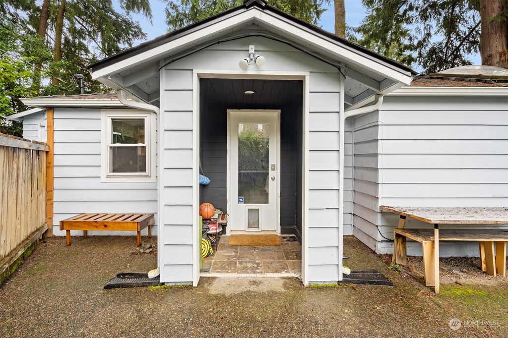 Photo of 11016 15th Avenue NE, Seattle, WA 98125 (MLS # 2052425)