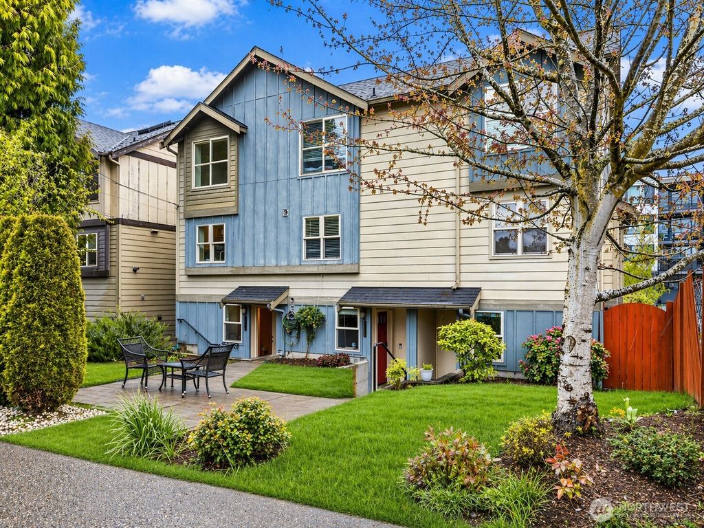 Photo of 9010 18th Avenue SW #B, Seattle, WA 98106 (MLS # 2511371)