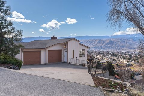 Photo of 624 Daniels Road, East Wenatchee, WA 98802 (MLS # 2490196)