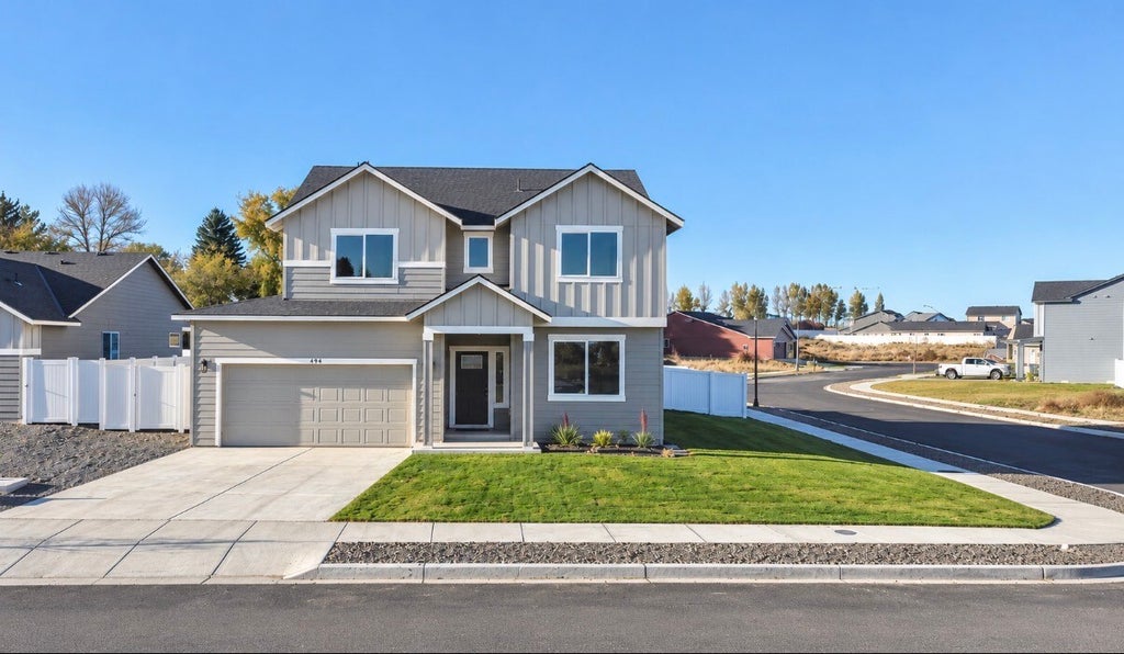 Photo of 494 N Ruddy Street, Moses Lake, WA 98837 (MLS # 2598198)