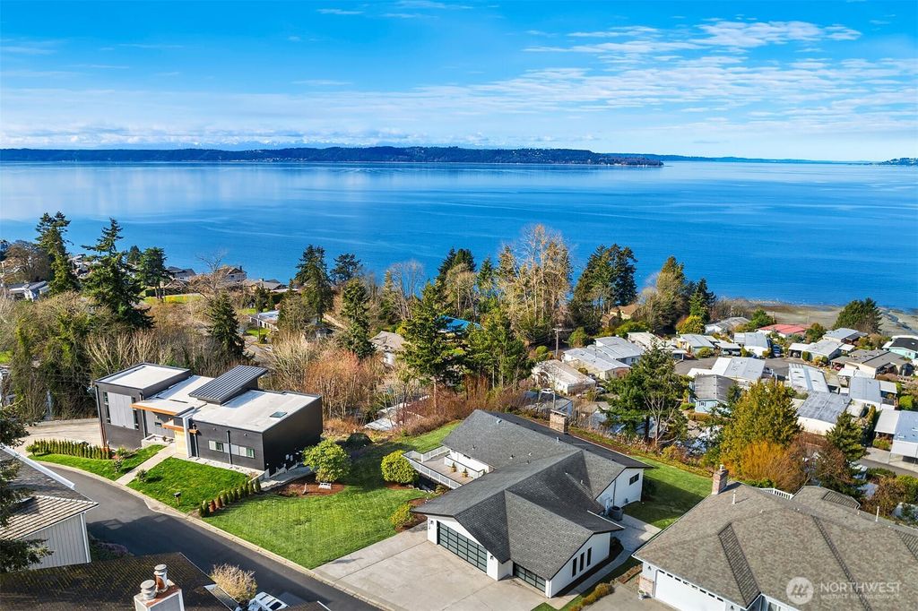 Photo of 112 S 293rd Street, Federal Way, WA 98003 (MLS # 2341628)