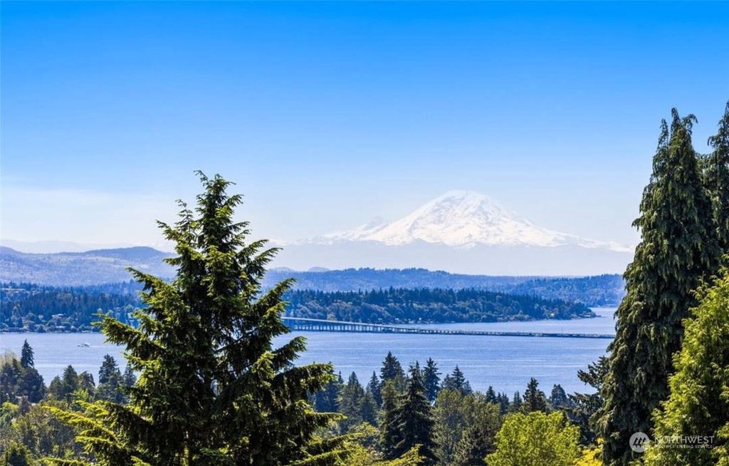 Photo of 6816 50th Avenue NE, Seattle, WA 98115 (MLS # 2030056)