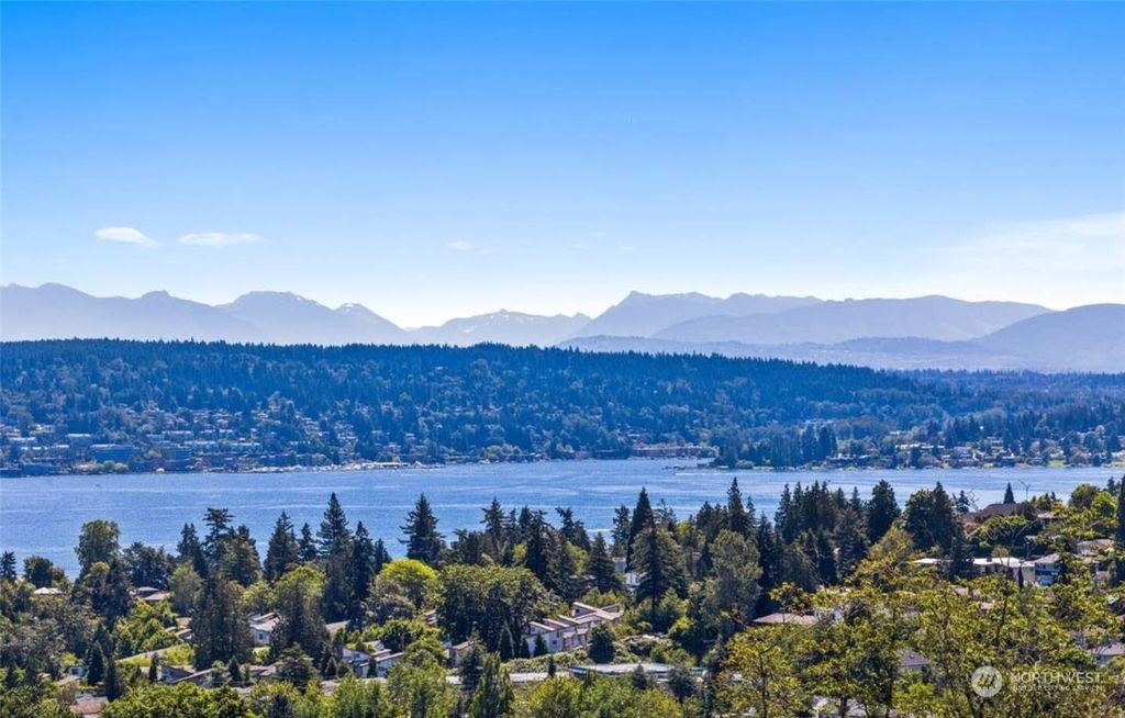 Photo of 6816 50th Avenue NE, Seattle, WA 98115 (MLS # 2030056)