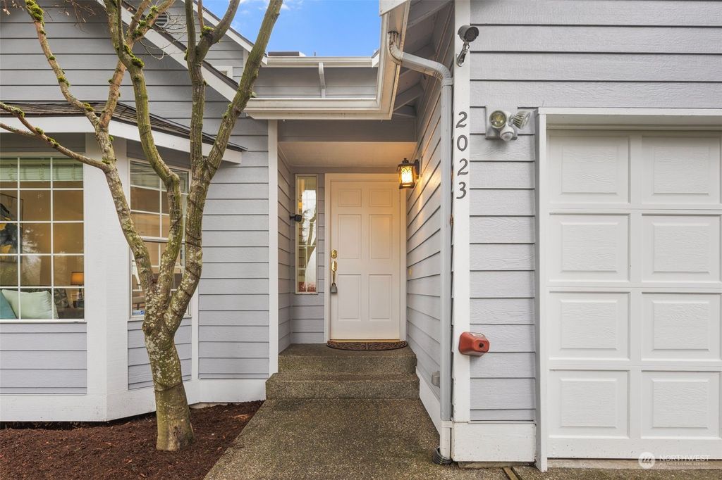 Photo of 2023 228th Avenue SE, Sammamish, WA 98075 (MLS # 2323383)