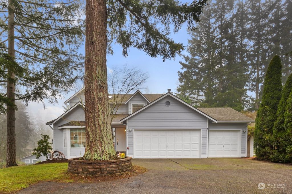 Photo of 2023 228th Avenue SE, Sammamish, WA 98075 (MLS # 2323383)