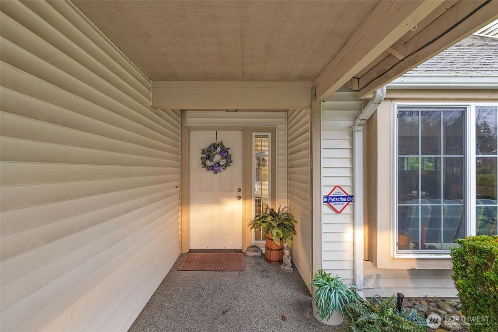 Photo of 229 S 329th Lane, Federal Way, WA 98003 (MLS # 2336074)