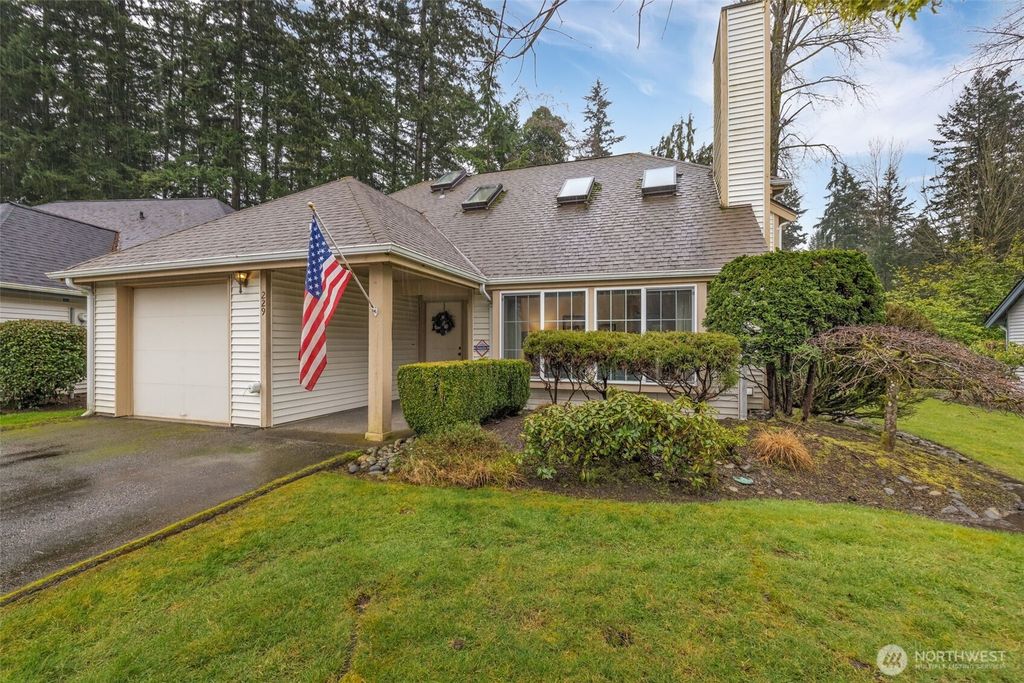 Photo of 229 S 329th Lane, Federal Way, WA 98003 (MLS # 2336074)