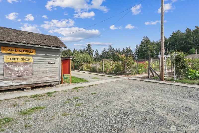 10213 Edgewood Drive