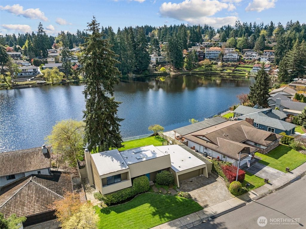 Photo of 3943 SW 324th Street, Federal Way, WA 98023 (MLS # 2361314)