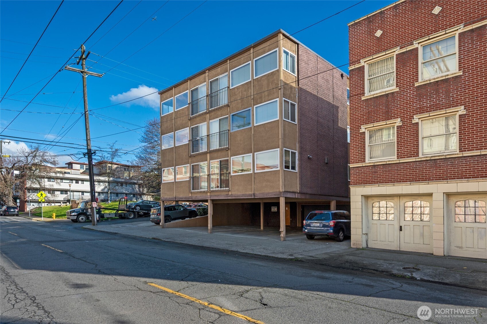 403 E Thomas Street 1-9