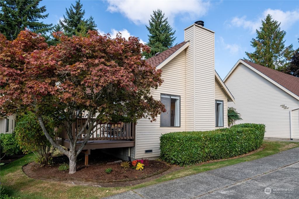 Photo of 1208 S 244th Place, Des Moines, WA 98198 (MLS # 2163561)
