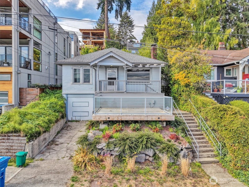 1107 Lake Washington Boulevard S