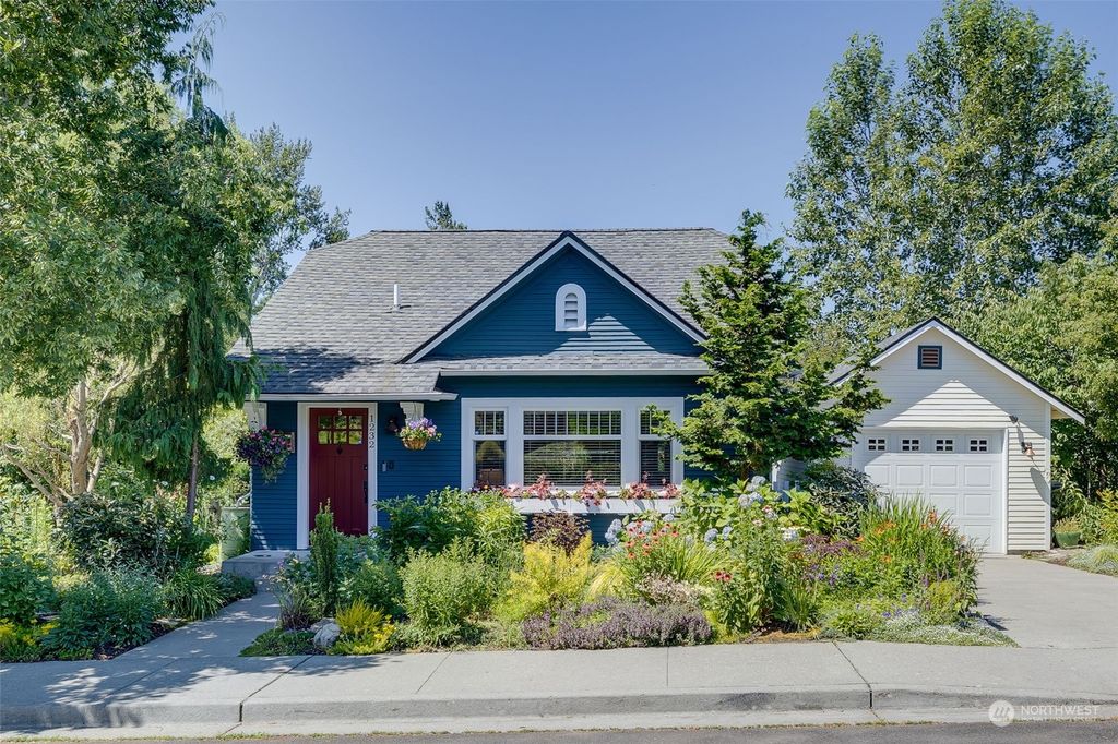 Photo of 1232 Donovan Lane, Everett, WA 98201 (MLS # 2266173)